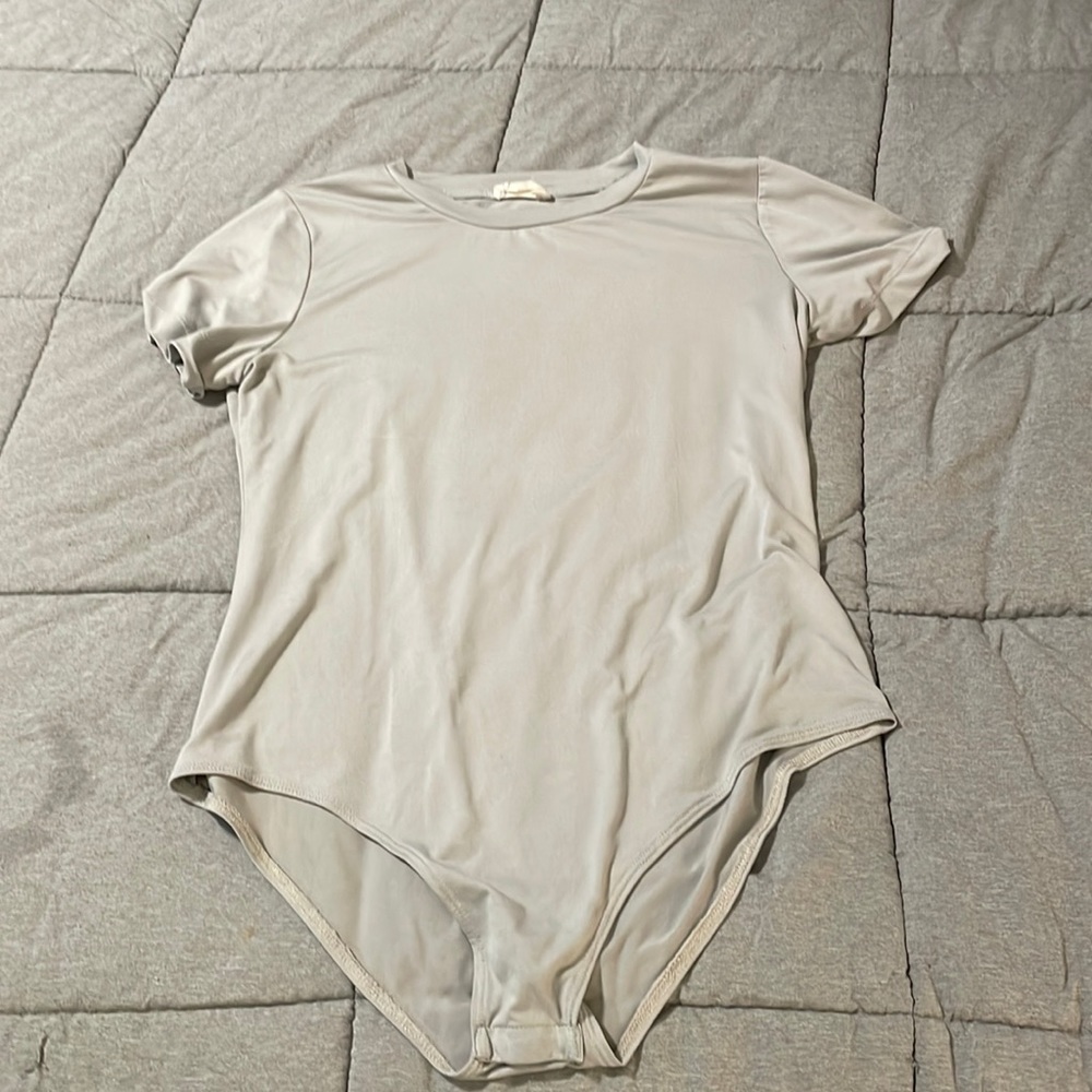 Short sleeve bodysuit
